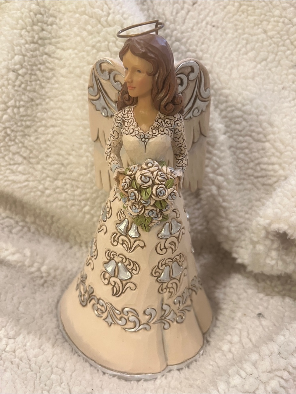 Jim Shore Heartwood Creek Beige, Silver Anniversary Angel with Bouquet 4037685